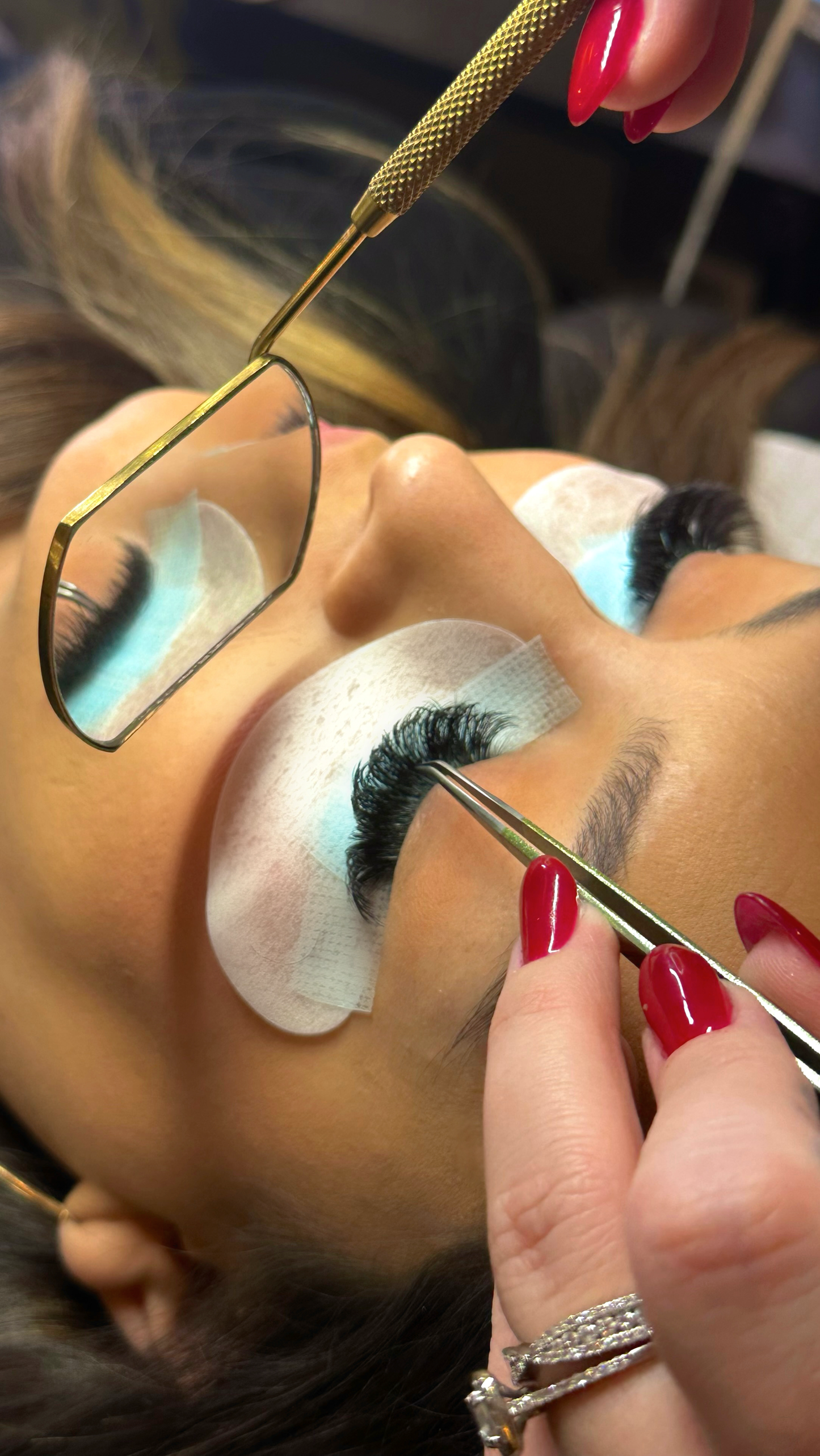 Lash Mirror